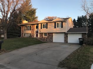 4627 Parklane Dr, Kearney, NE 68847