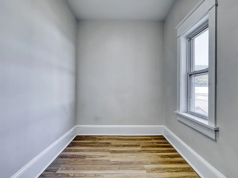 14 Florida Ave — Photo 8