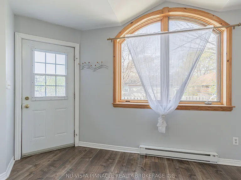 132 Wharncliffe Rd N #BACK — Photo 2