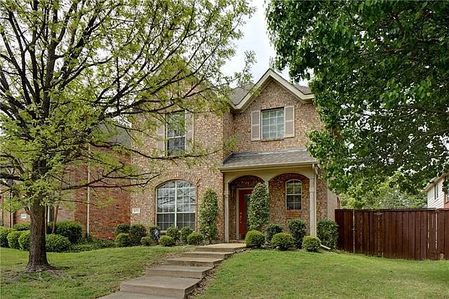 571 Hawken Dr