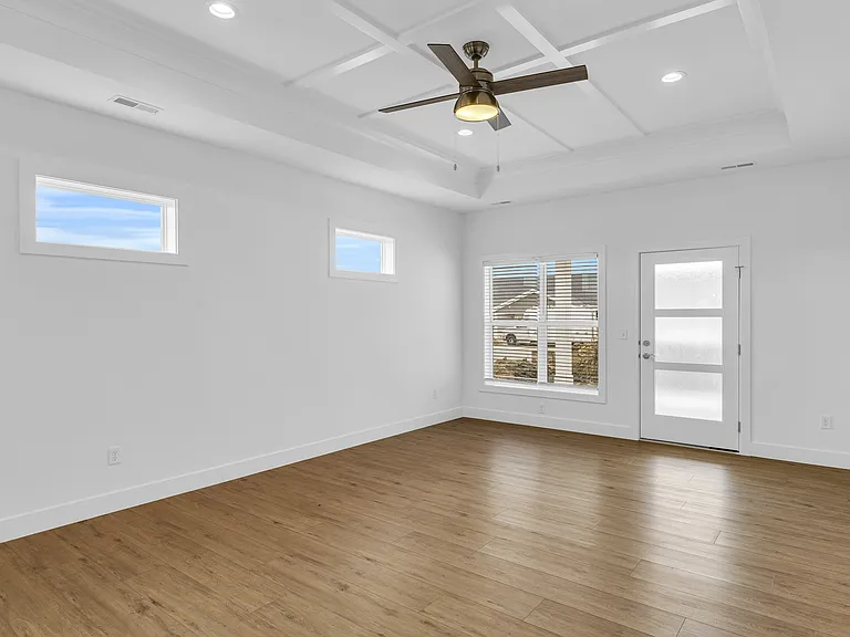 70 E Airport Rd #34 — Photo 8