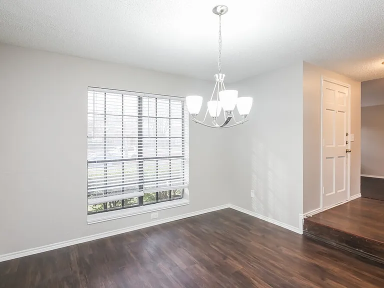 2241 Collier Ct — Photo 6