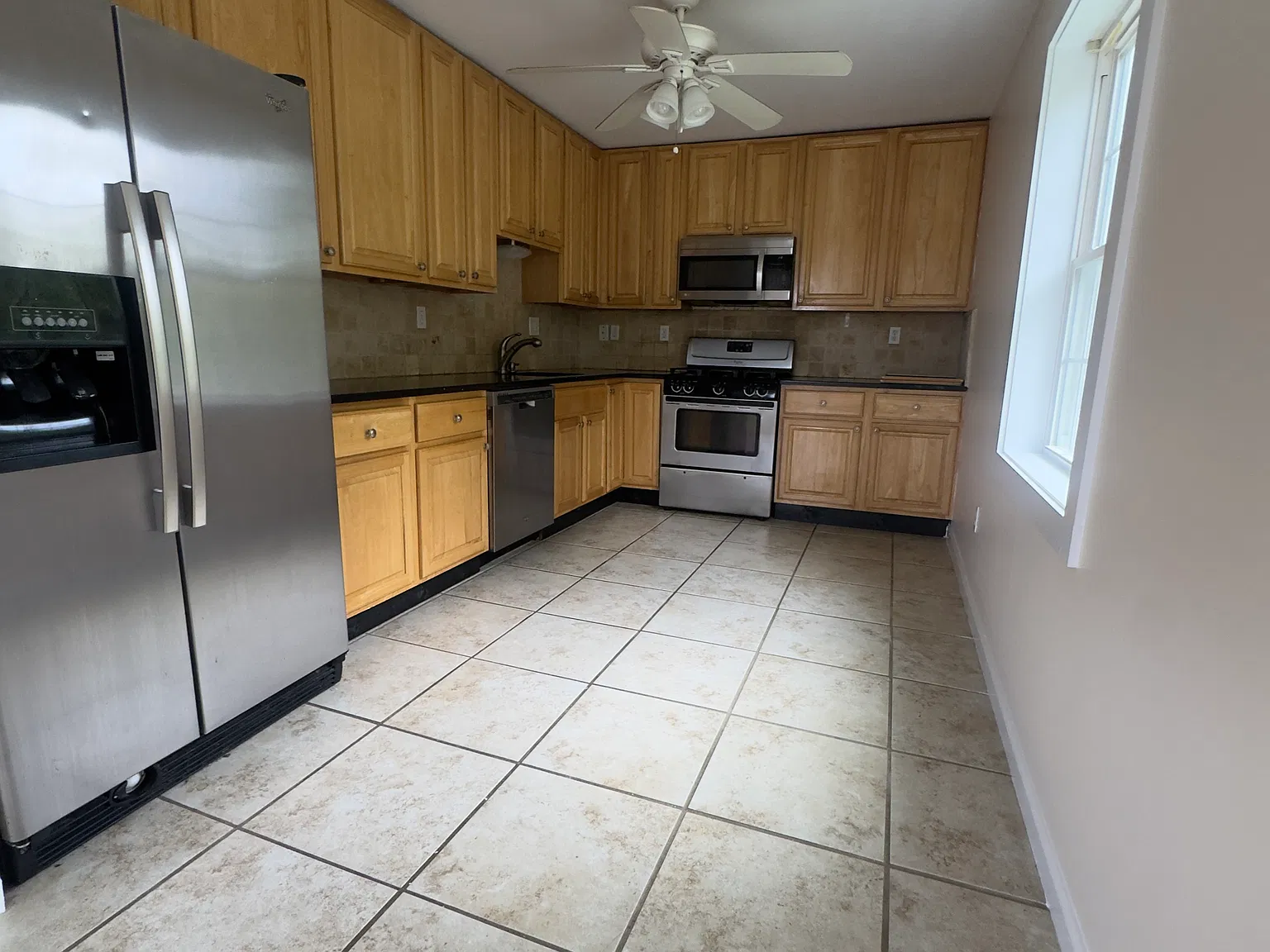 2 bed, 800 sqft, $2,750 — Photo 4