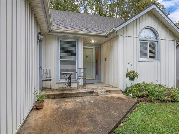 4751 Hayes Ave, Merriam, KS 66203