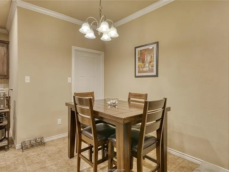 3114 Claremont Dr — Photo 9