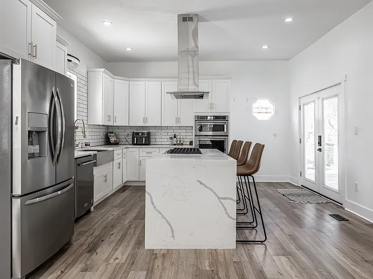 644 N Tacoma Ave — Photo 9