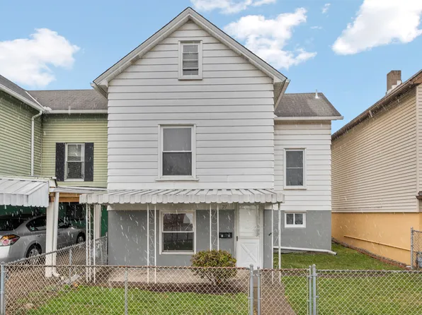 27 Rudolph St, Mc Kees Rocks, PA 15136
