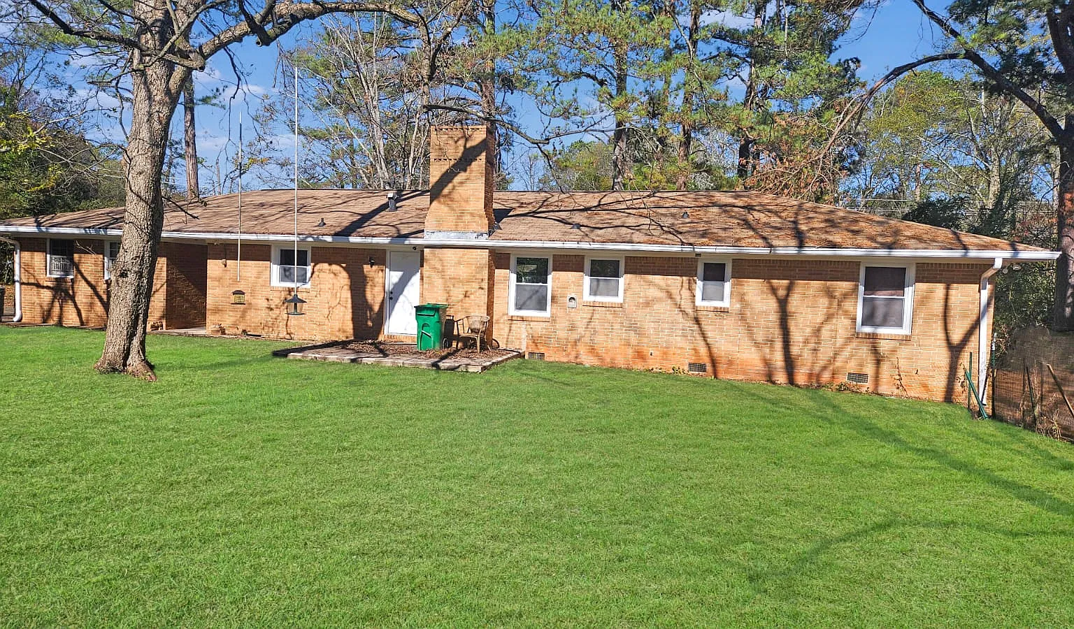 3 bed, 1527 sqft, $2,099 — Photo 1
