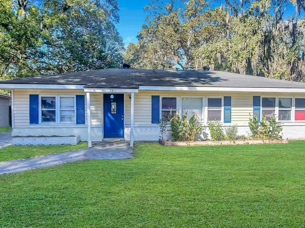 15 Warren Dr, Port Wentworth, GA 31407