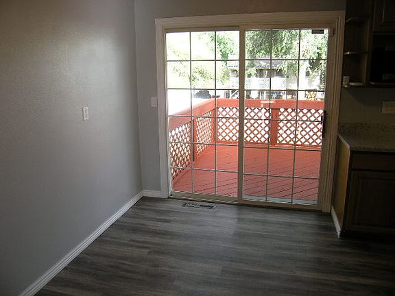 5th image of 122 Elm St