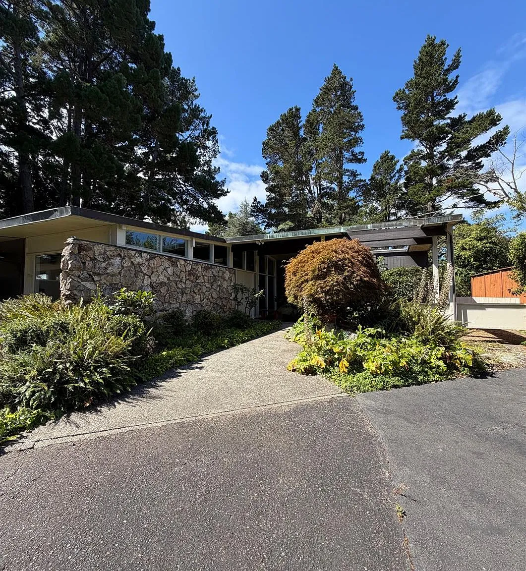4 bed, 2559 sqft, $3,000 — Photo 3