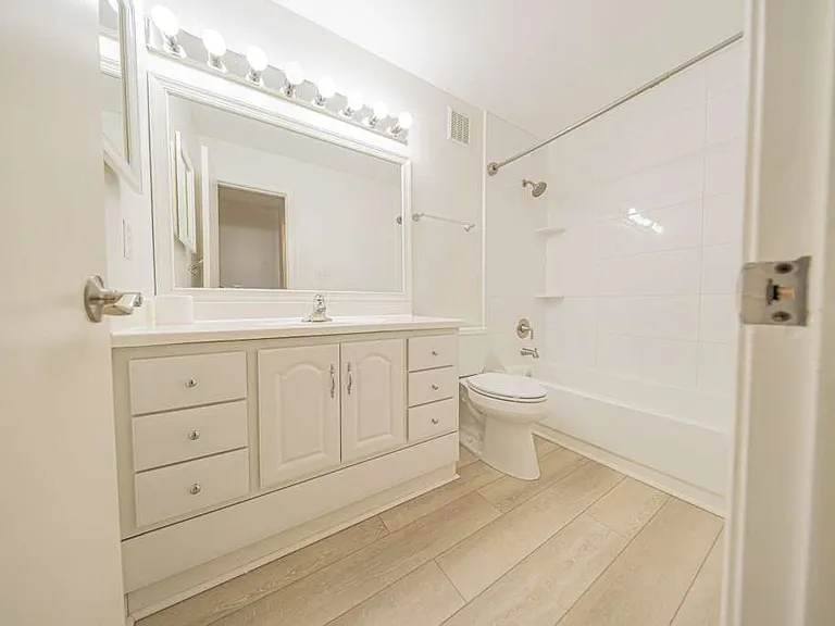 2218 Hunters Run Dr — Photo 15