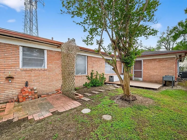 3428 Bradford St — Photo 26