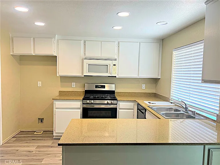 2826 San Ramon Dr — Photo 48