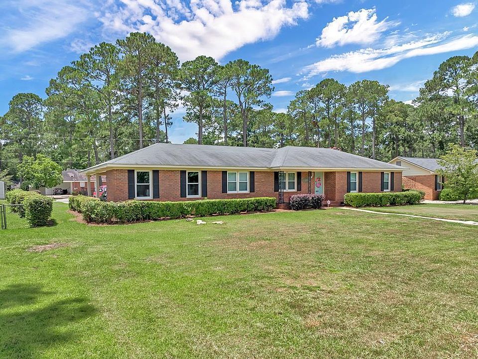 1st image of 2312 Meadowbrook Ln