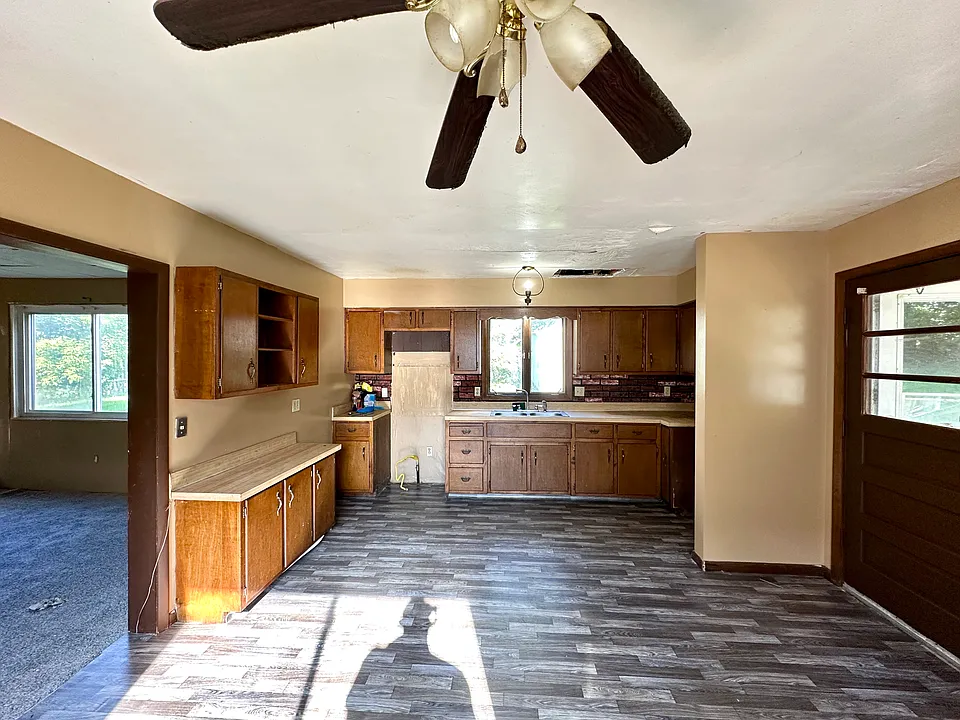 107 W Terrace Ave