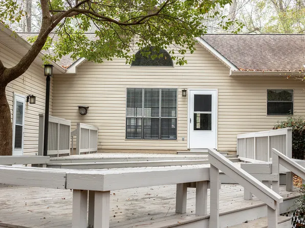 105 Ayries Dr, Thomasville, GA 31792