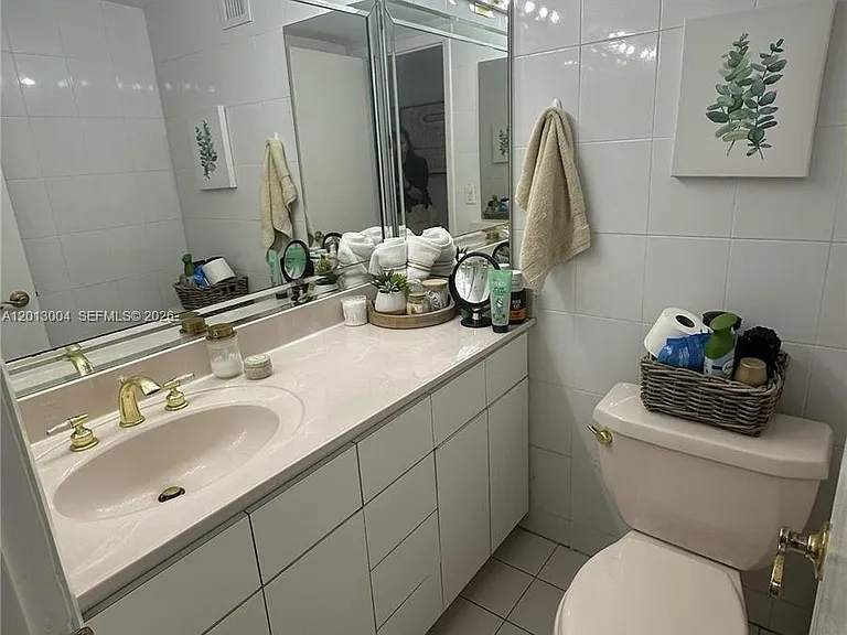 8233 Harding Ave #503 — Photo 8
