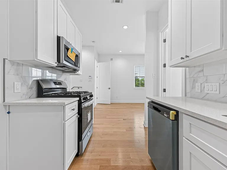 2311 Rutland St #A — Photo 10
