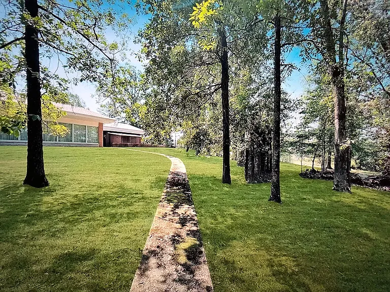 1201 Lurlyn Dr — Photo 13