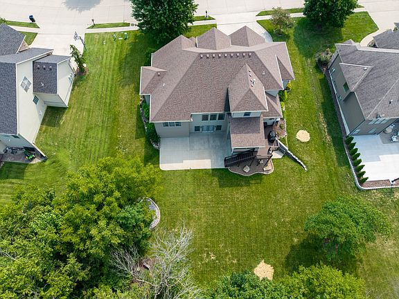 5th image of 5105 Newbury Way