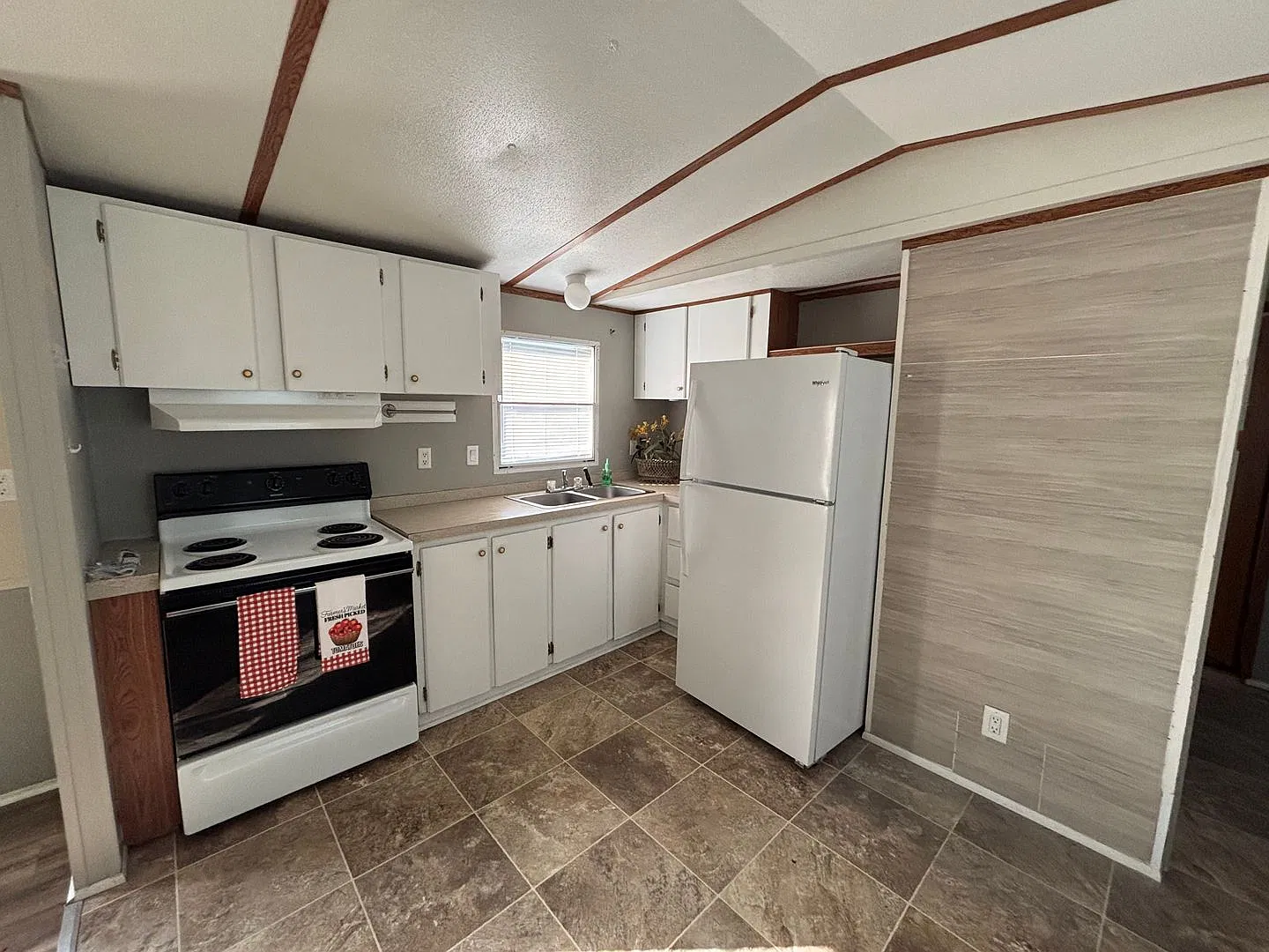 3 Bed 2 Bath Mobile Home in Kinston — Photo 3
