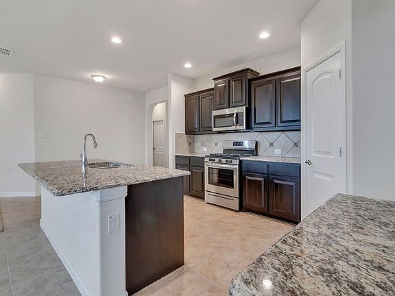3rd image of 1109 Twin Brooks Ln
