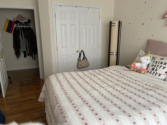 4th image of 84-86 Astor St APT 9