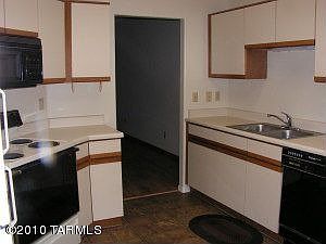 5th image of 712 W Rushwood Dr