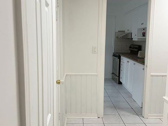 3rd image of 8 Fullerton Cres