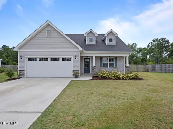 311 Long Pond Drive, Sneads Ferry, NC 28460