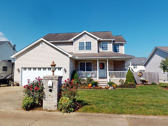 3rd image of 323 Pebble Creek Dr