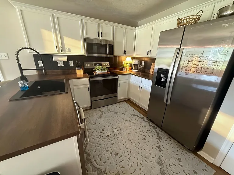 220 Walden Green Dr — Photo 9