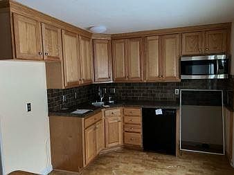 3rd image of 7120 Hillside Dr