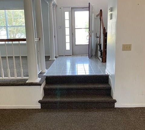 4th image of 811 Lantern Pl