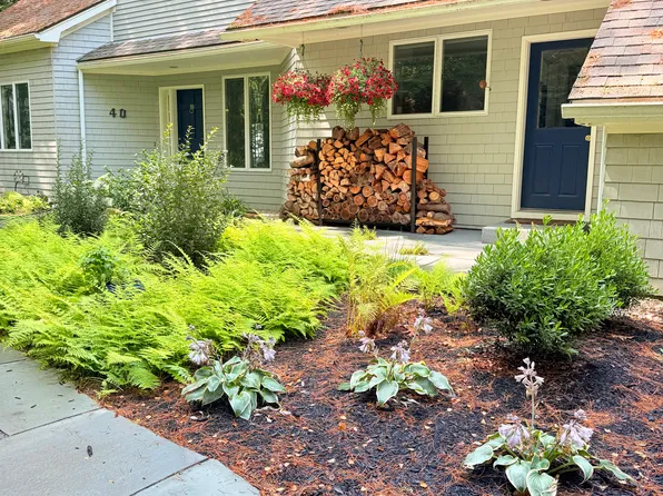 40 Cunningham Rd, Freeport, ME 04032