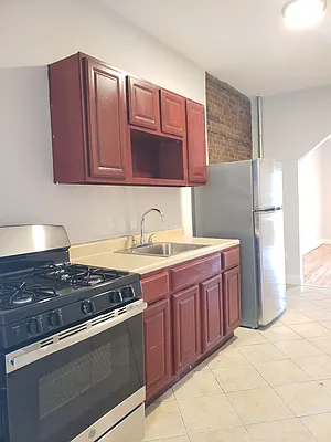 Rented by Signature Property Realty | media 30