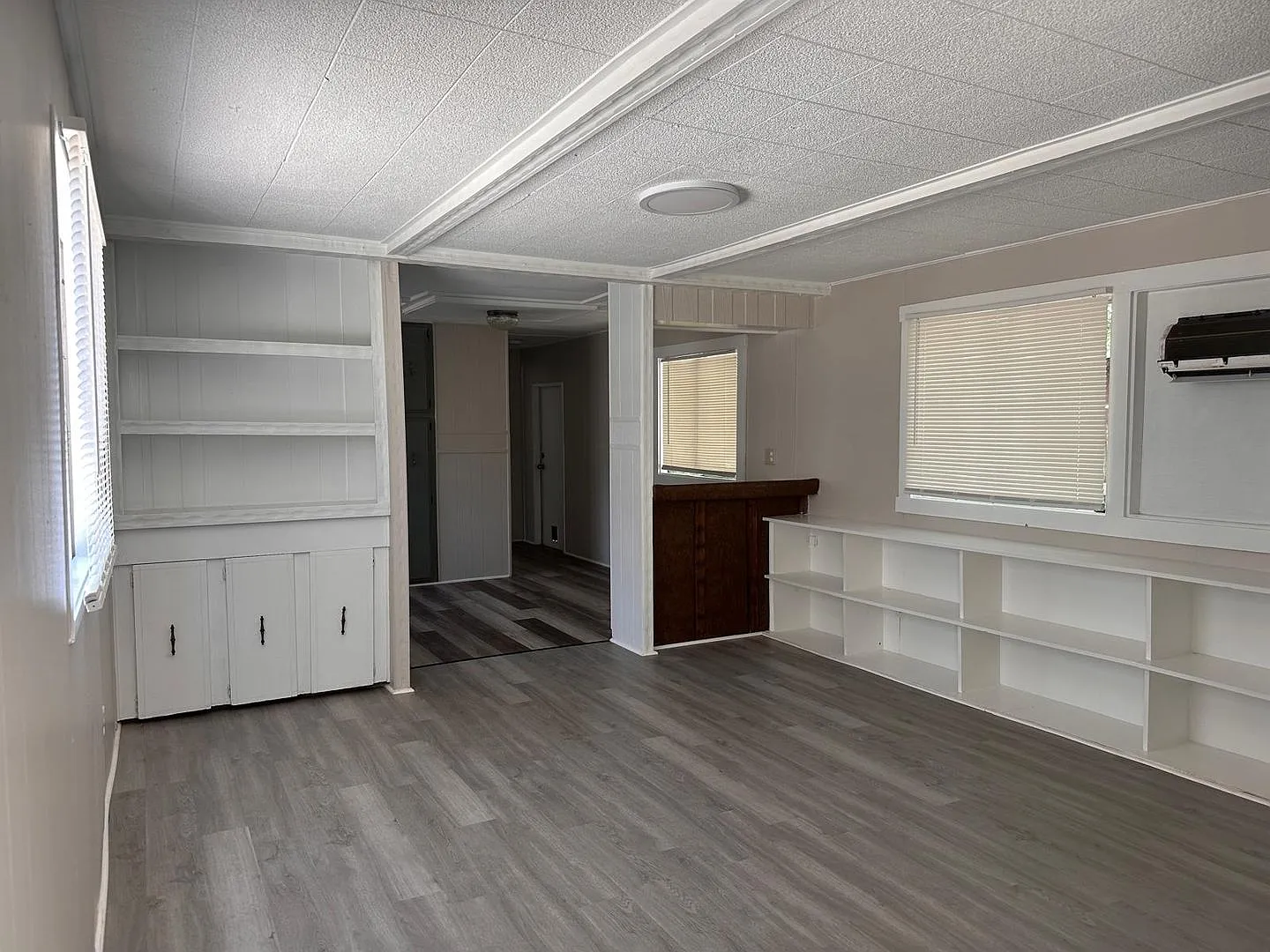 Updated 3 bed 2 bath mobile home — Photo 4