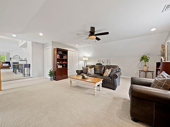 4th image of 7 Evergreen Cir Unit 7