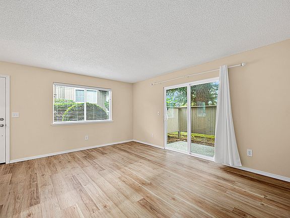 5th image of 6012 N 15th St APT D106