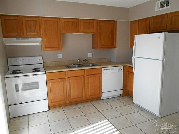 3rd image of 672 S 72nd Ave APT B