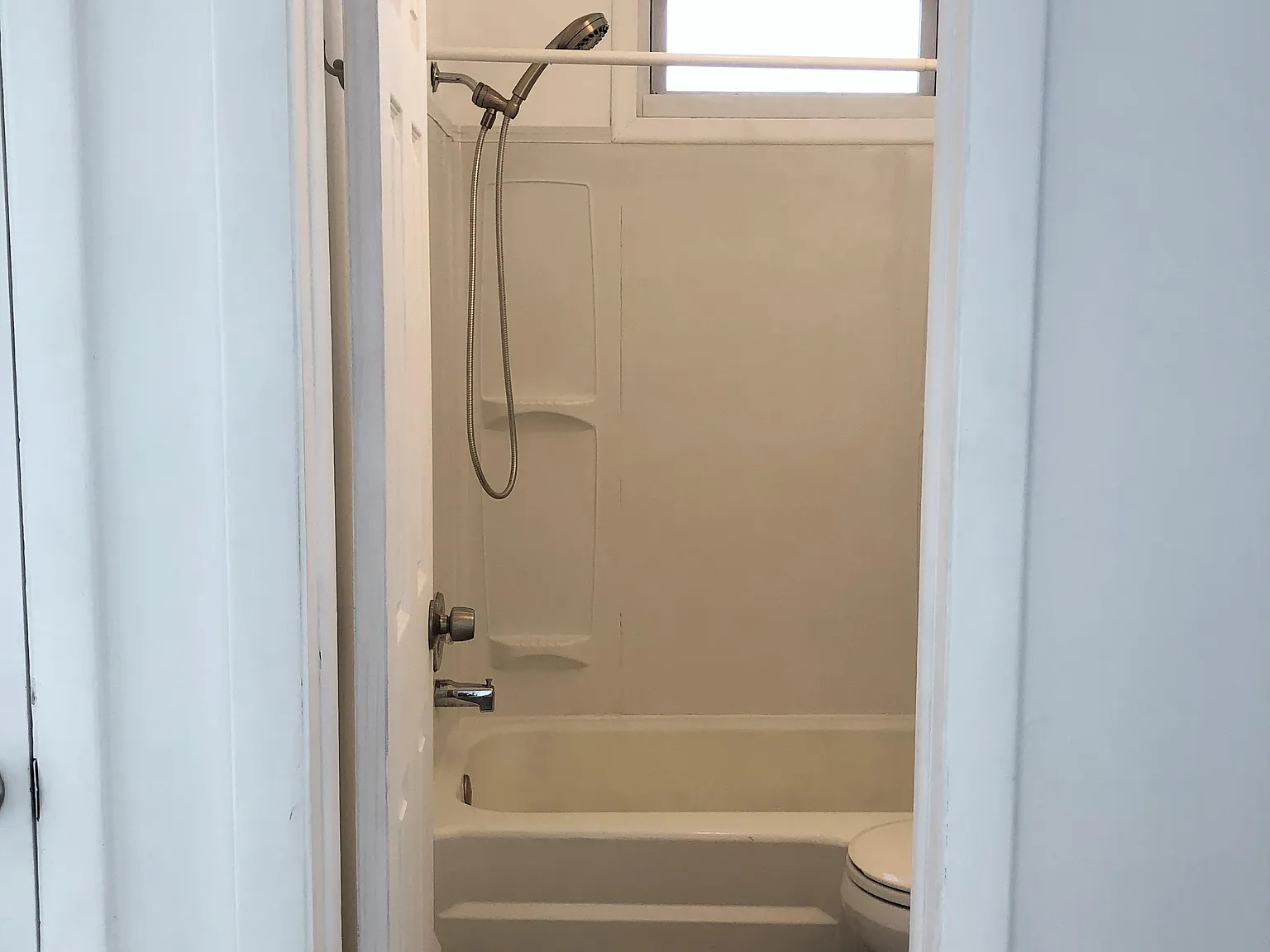 2 bed, 800 sqft, $2,000 — Photo 2