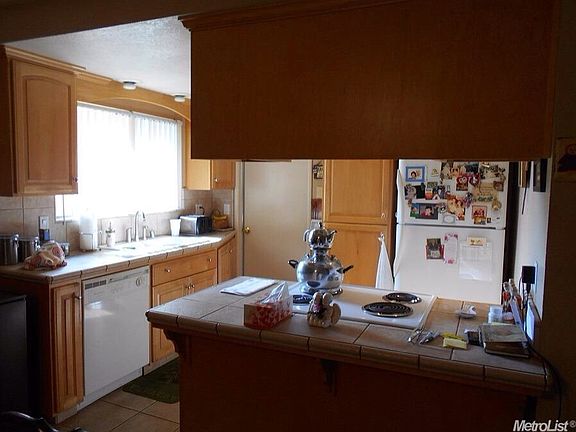 5th image of 585 East Hawkeye Ave