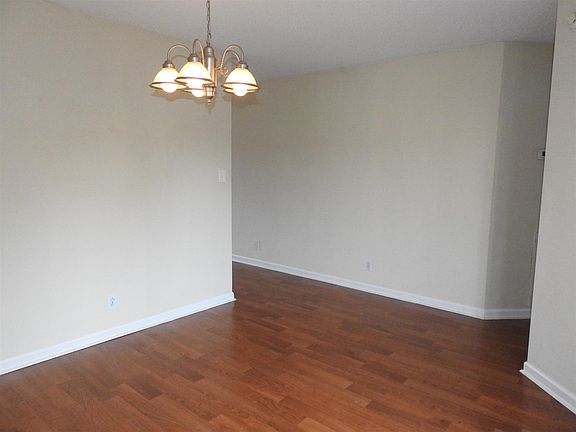 5th image of 1324 Venessa Dr