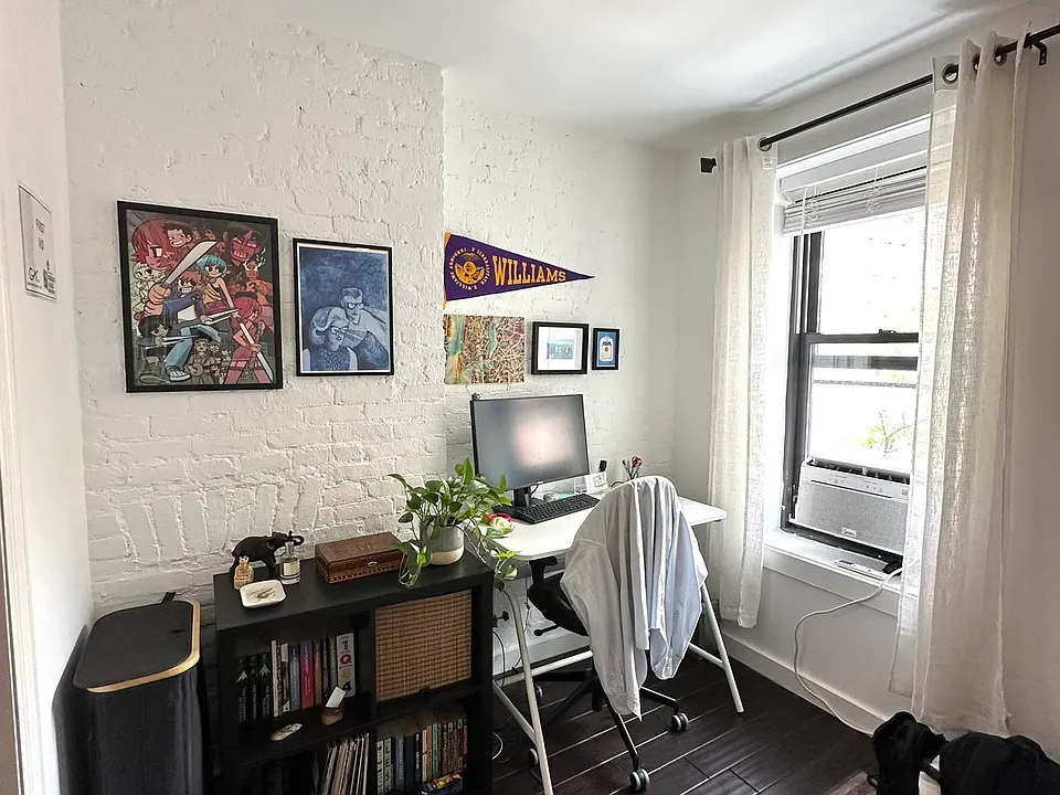 326 W 47th St #5D