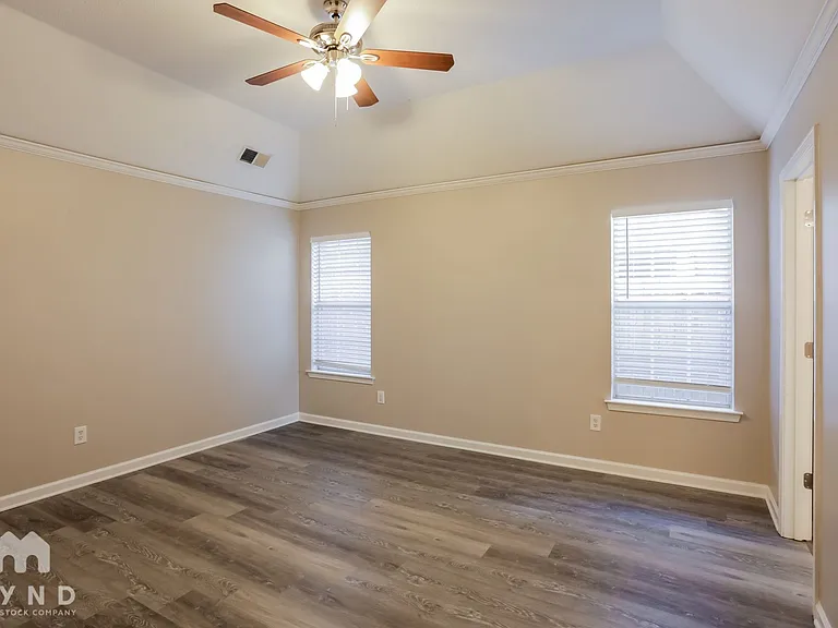 1142 Cross Valley Cv — Photo 7