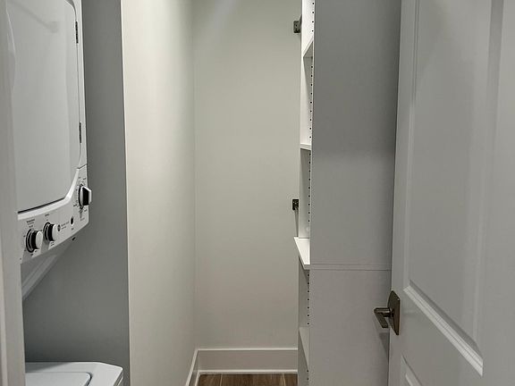 5th image of 3843 Wallace St #4C