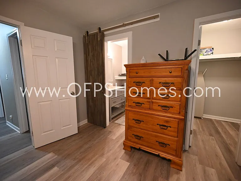 1755 Union Ave — Photo 23