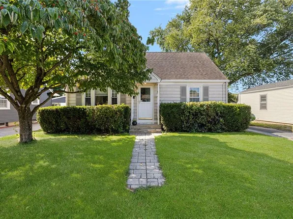 15 Saxonia Rd, Cranston, RI 02920