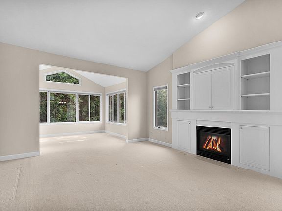 5th image of 4380 Willow Lane Dr NE